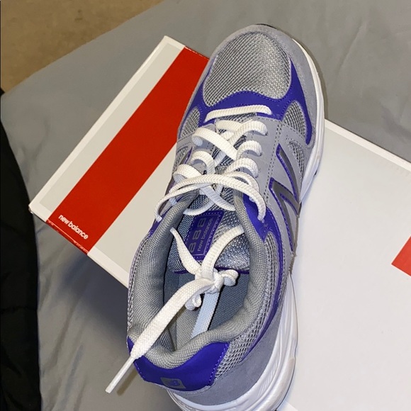 New Balance - Picture 2 of 3